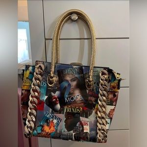 Magazine purse - gold trim